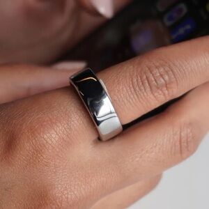 Oura Ring Gen 4- size 9 silver
